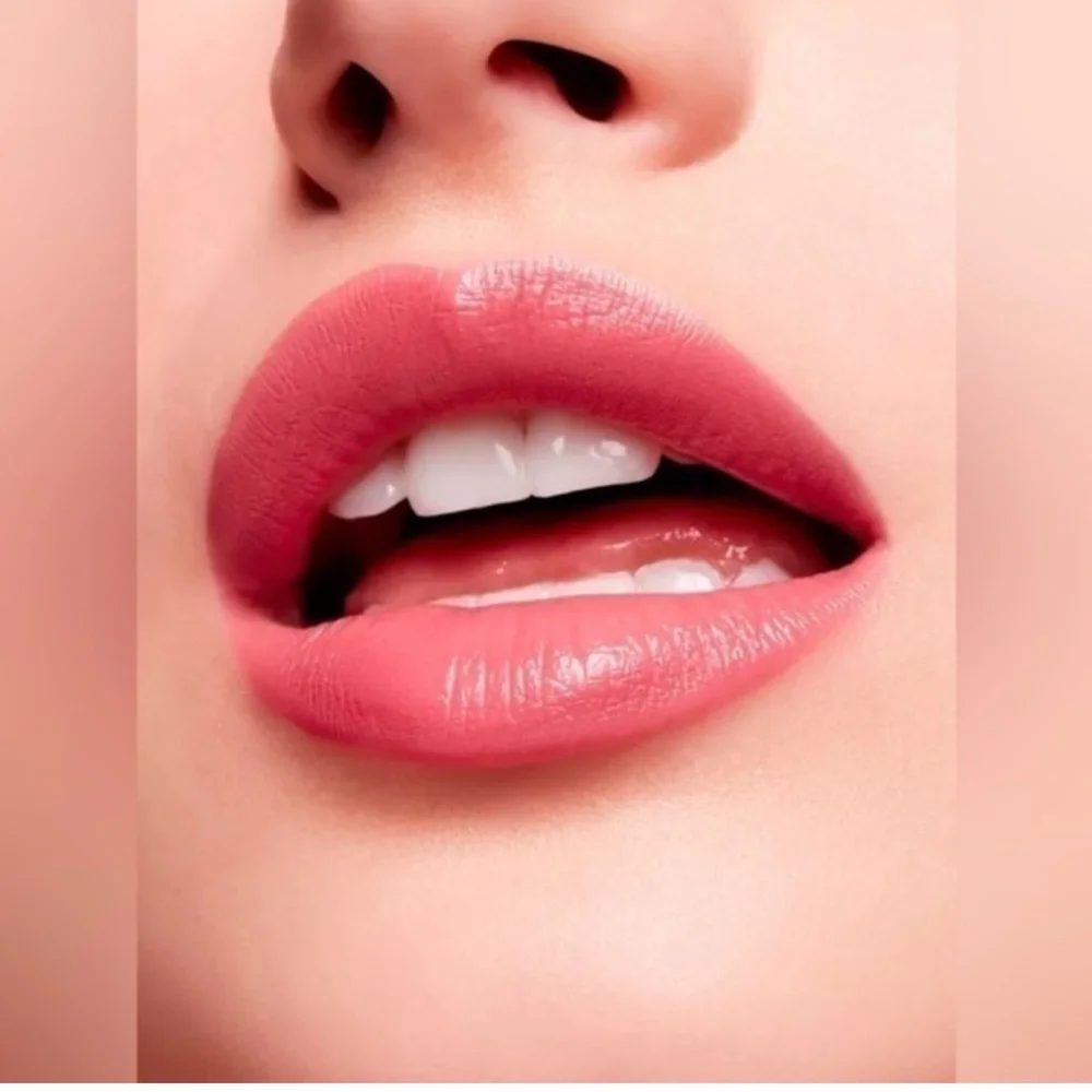 New! MAC Lusterglass Sheer Shine-Frienda